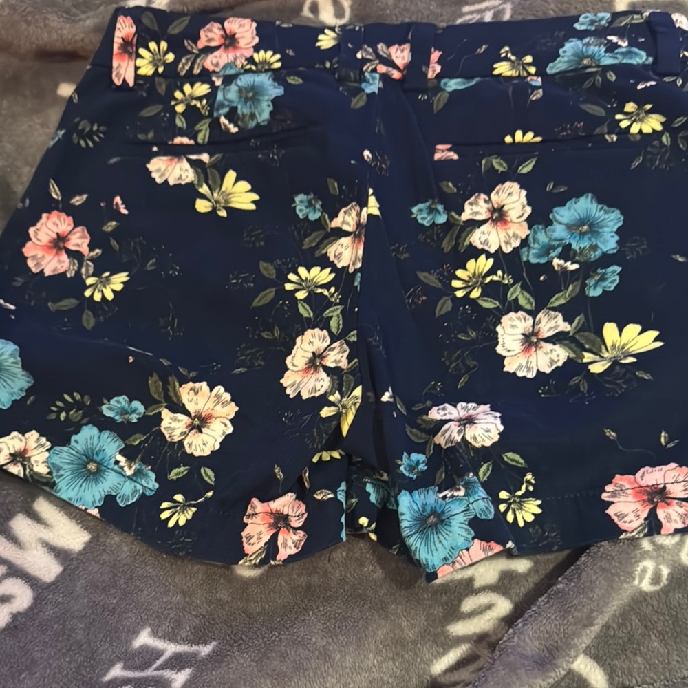 Floral Women's Shorts - Picture 6 of 6